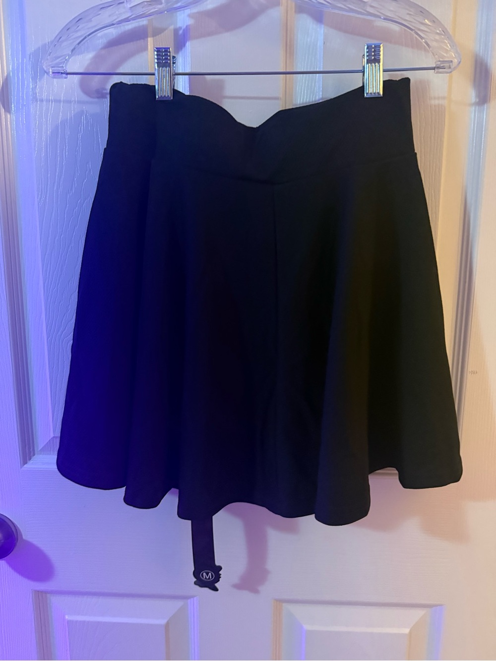Skirt in Black Size Medium